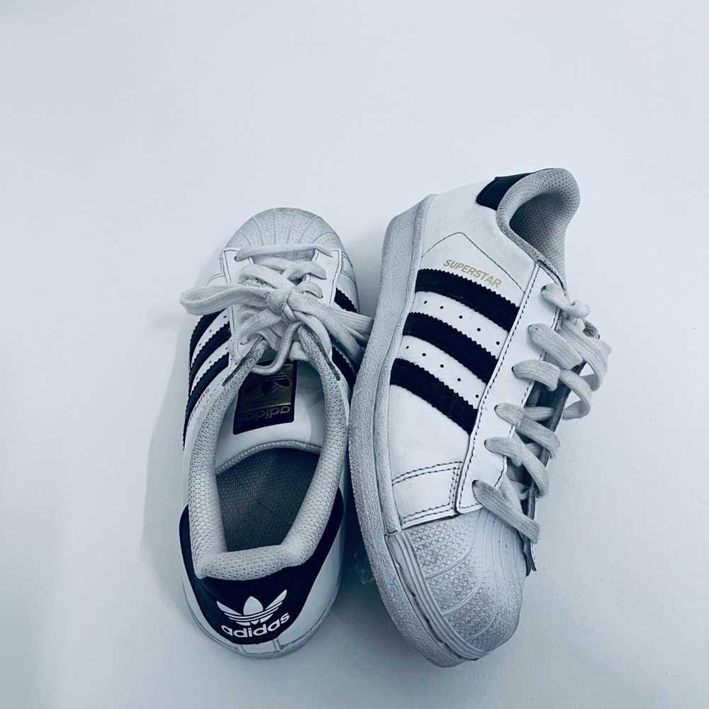 Adidas Super Star Shelled Toe size 4.5 Juniors/Teen’s Youth